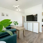 Lägenhet Duzy Z Parkingiem I Balkonem W Kolobrzegu By Renters