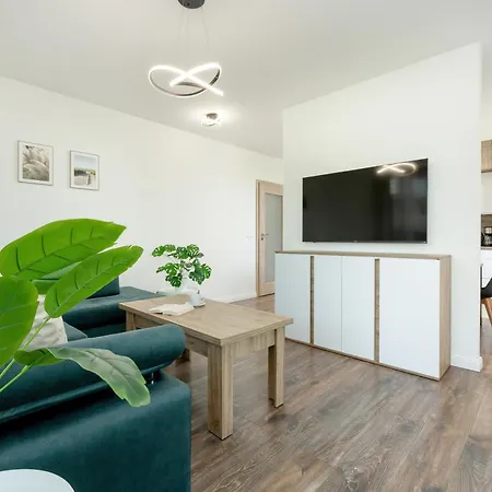 Apartman Duzy Z Parkingiem I Balkonem W Kolobrzegu By Renters