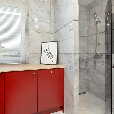 Duzy Z Parkingiem I Balkonem W Kolobrzegu By Renters *