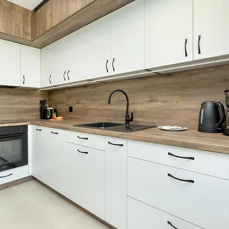 Apartman Duzy Z Parkingiem I Balkonem W Kolobrzegu By Renters