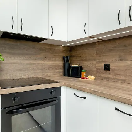 Duzy Z Parkingiem I Balkonem W Kolobrzegu By Renters *