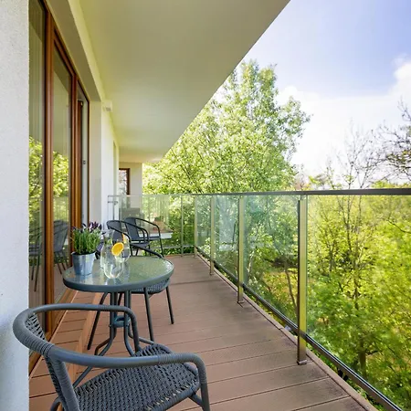 Duzy Z Parkingiem I Balkonem W Kolobrzegu By Renters