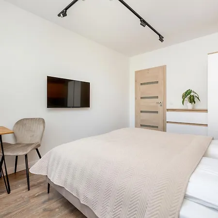 Duzy Z Parkingiem I Balkonem W Kolobrzegu By Renters Appartamento Kołobrzeg