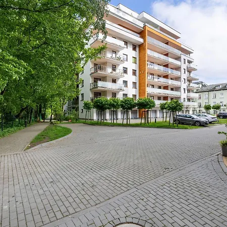 Duzy Z Parkingiem I Balkonem W Kolobrzegu By Renters *